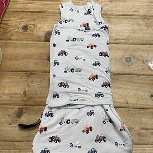 Kyte BABY Tractor Pattern Sleep Sack - Gray and Multicolor